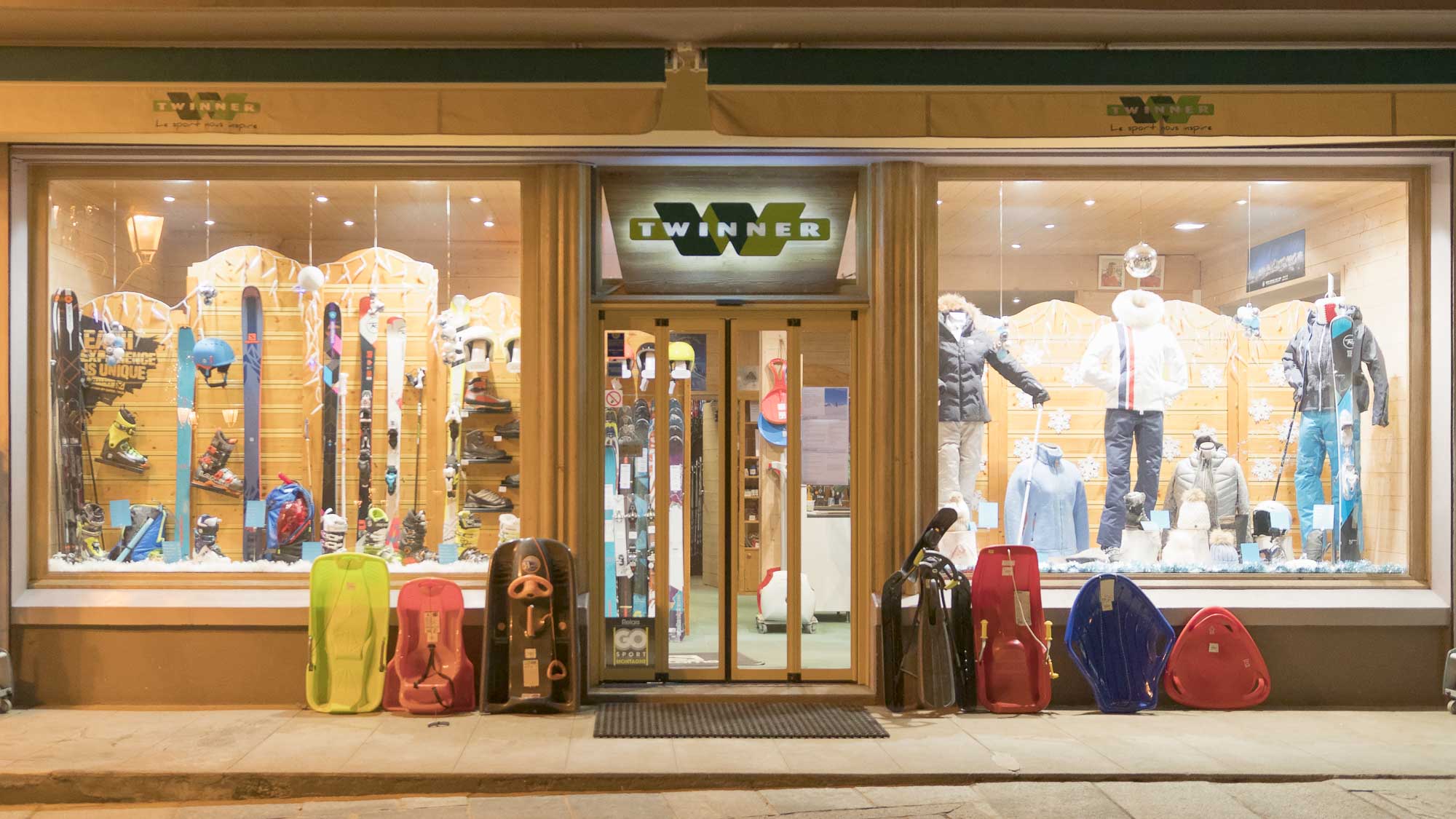 BLANC SPORT SAINT GERVAIS Magasin de sports Location de skis